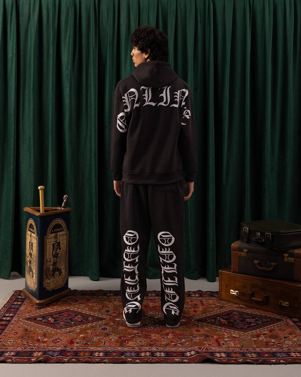 Men’s Black Graphic Hoodie &Joggers Set – Online Streetwear Edition