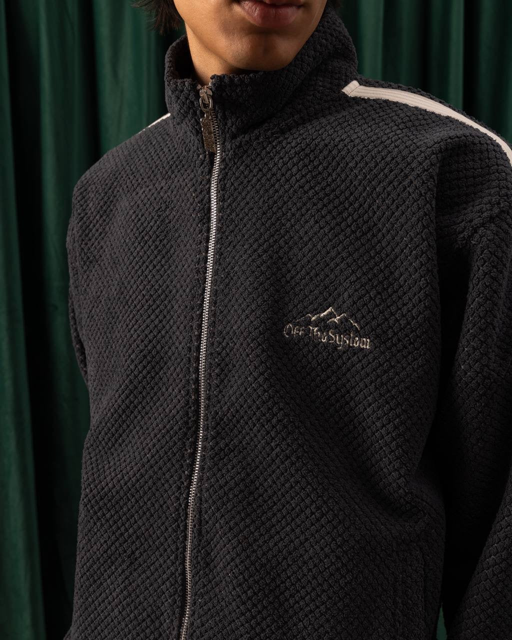 Men’s Black Textured Zip-Up Track Jacket – Retro Athletic Streetwear