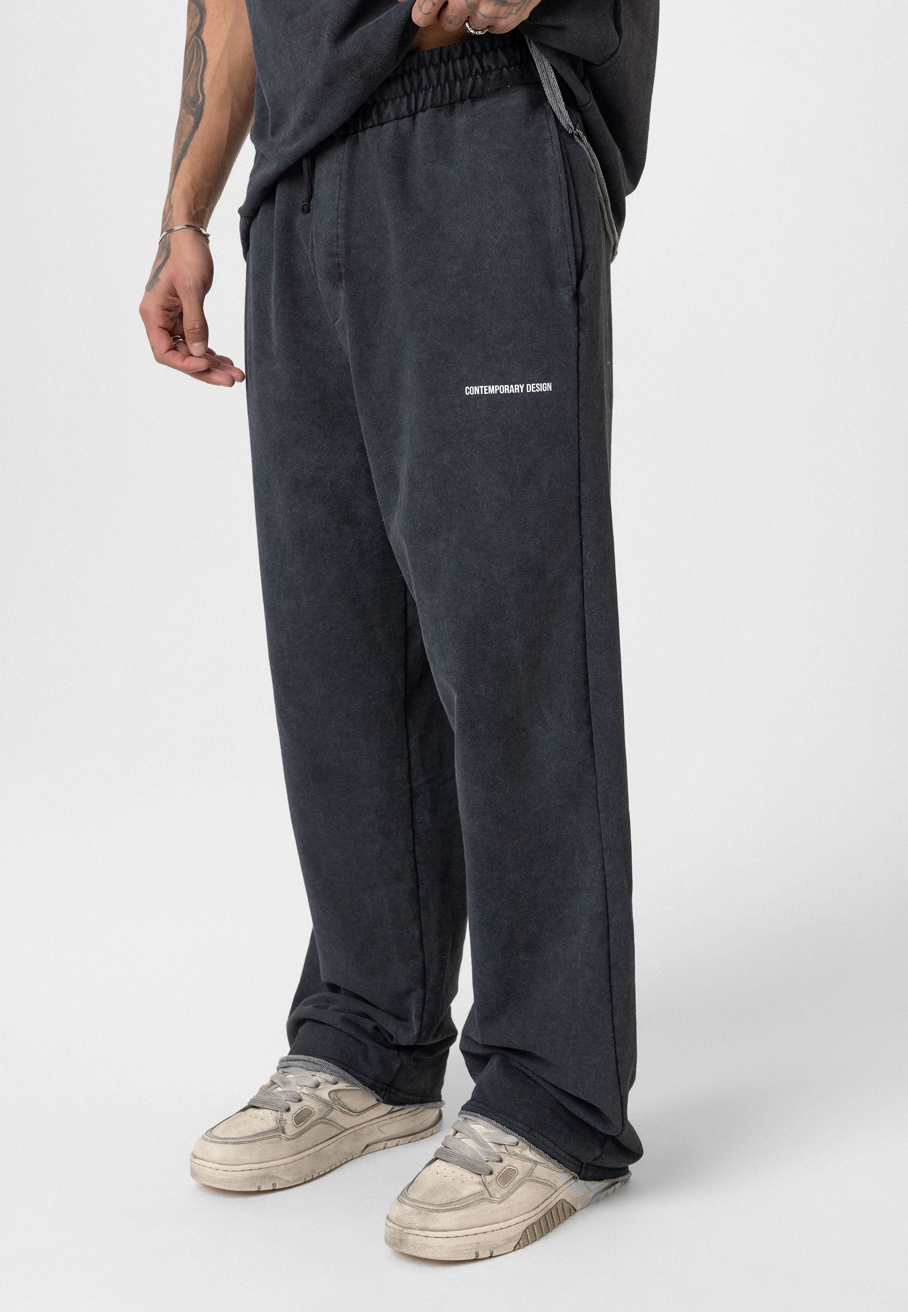 Essential Relaxed Fit Sweat Suit – Comfort Refined for Everyday Edge