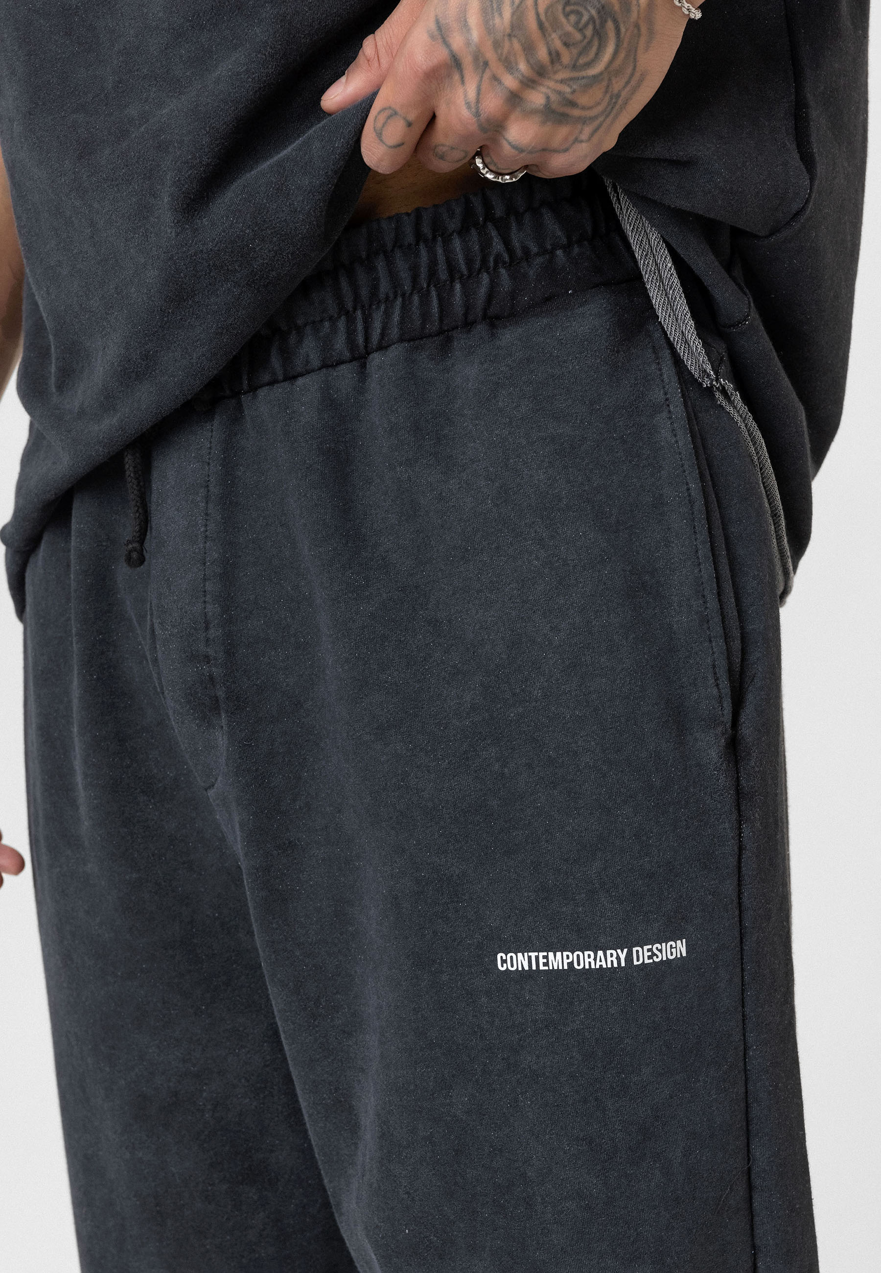 Essential Relaxed Fit Sweat Suit – Comfort Refined for Everyday Edge