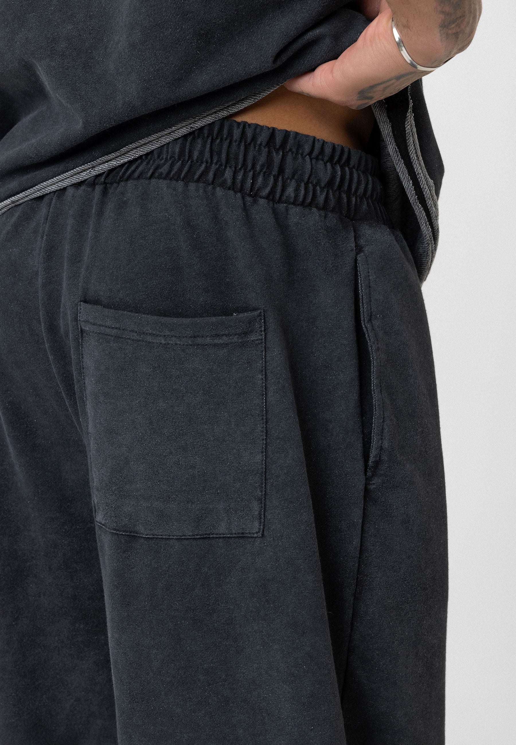 Essential Relaxed Fit Sweat Suit – Comfort Refined for Everyday Edge