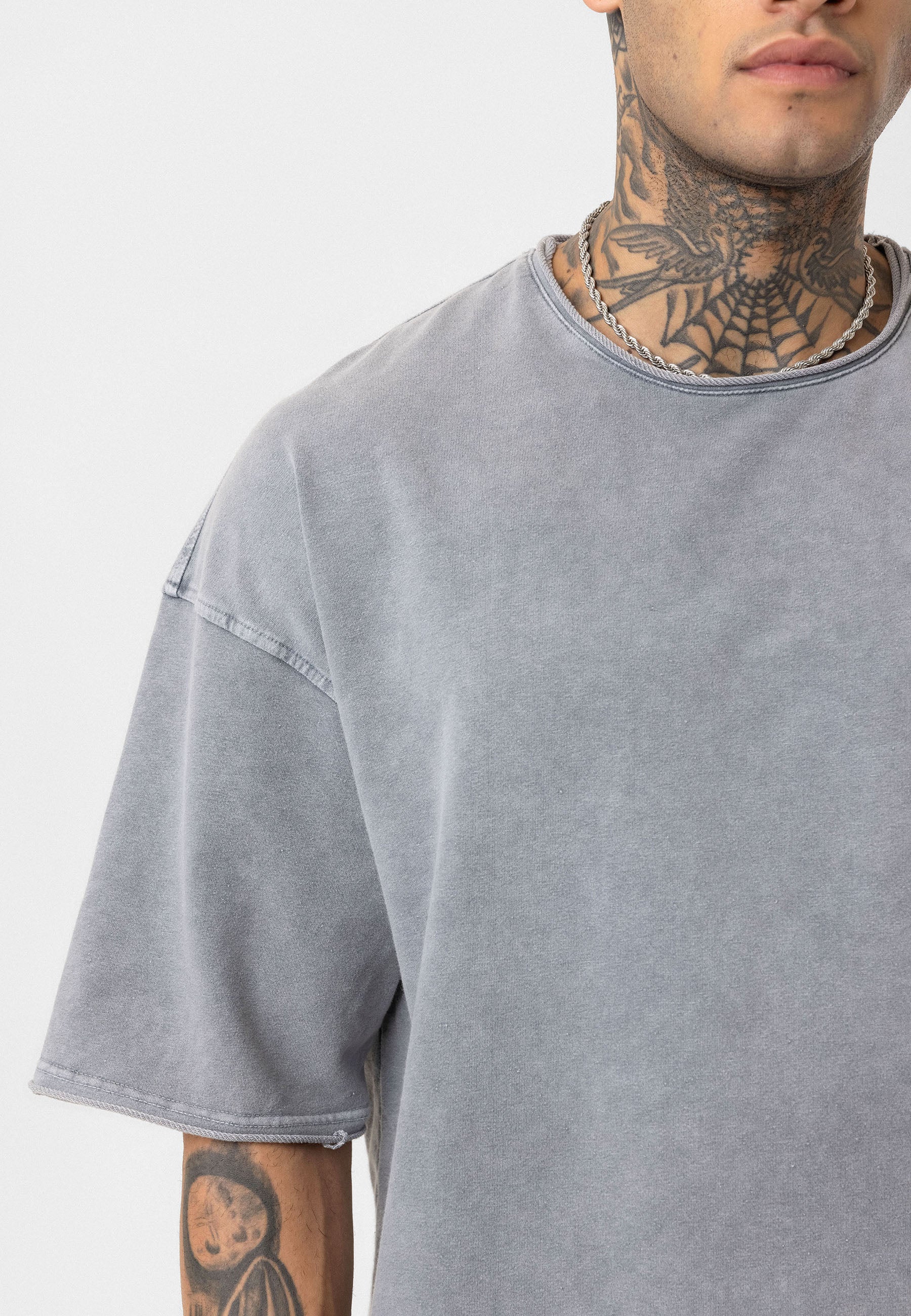 Relaxed Essential Tee – Minimalist Form, Everyday Ease